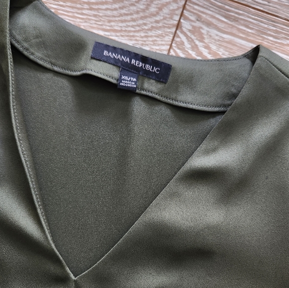 Green blouse - Picture 4 of 4